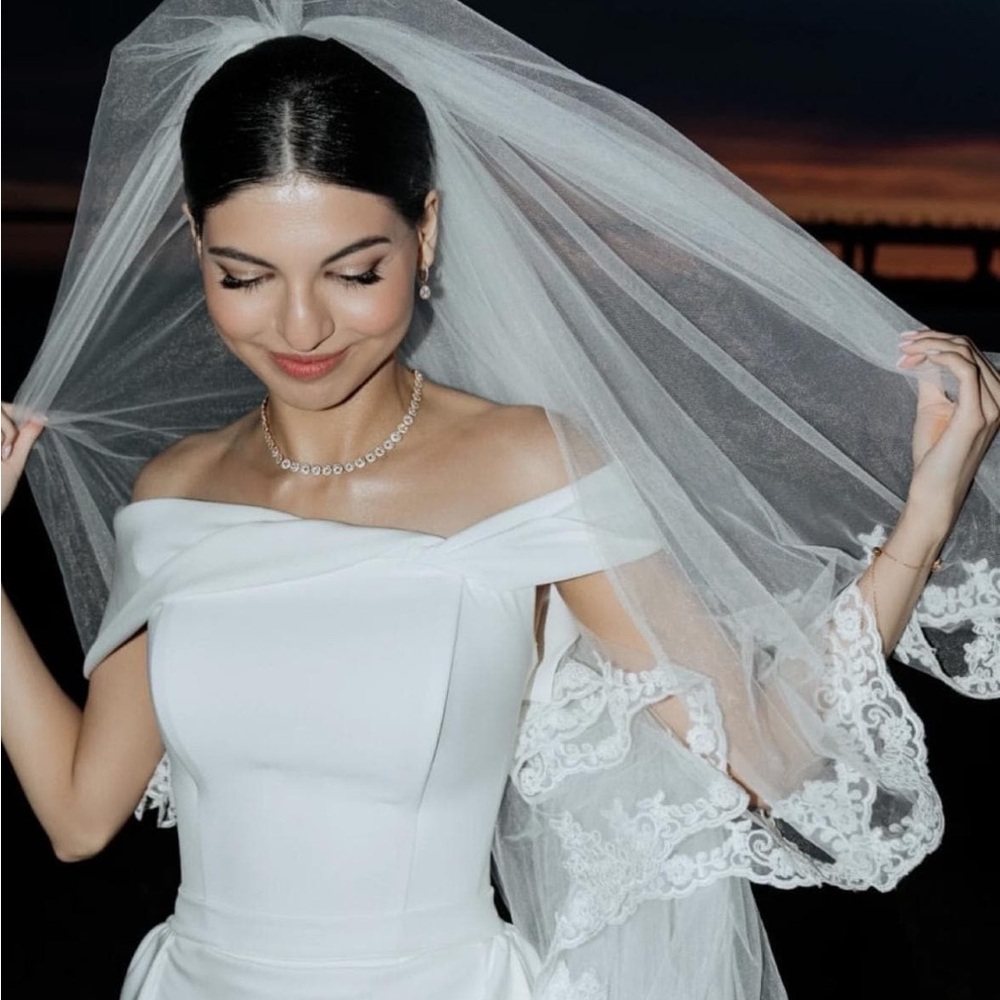 Two Tier Lace Edge Wedding Veil – Soft Tulle Bridal Veil / Blusher Veil